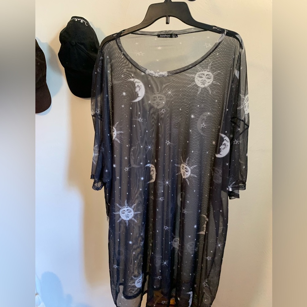 Black mesh short sleeve top